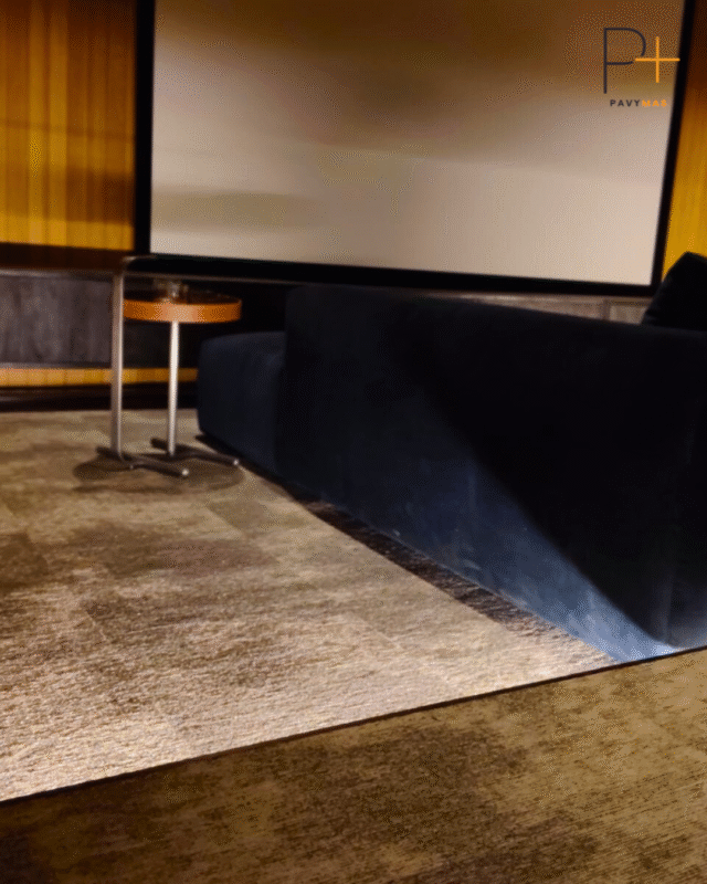 Instalación de moqueta en losetas para una sala de cine privada en El Madroñal 8 45