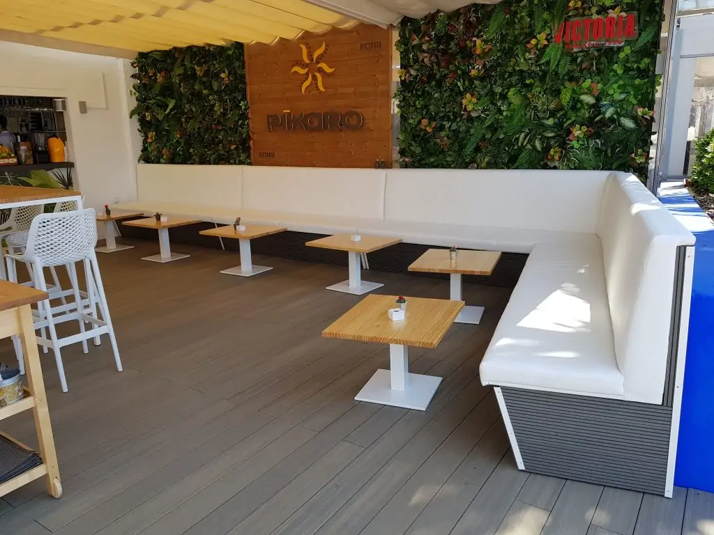 TARIMA EXTERIOR RESTAURANTE PIKARO MARBELLA 2 98a32f1f72f2d2c95047a642eb09fb2d 1024x768 1